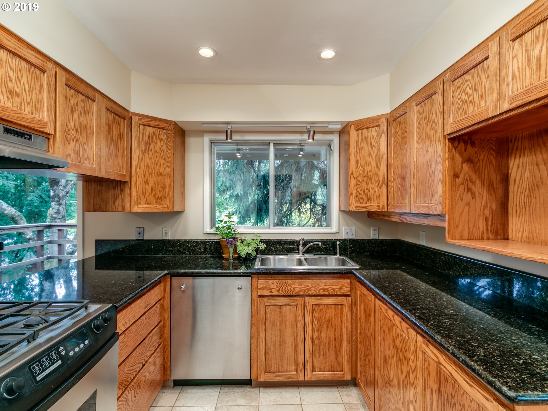 7352 Southwest Nevada Terrace Portland, OR 97219 - Photo 11 of 30 Gallery Image 11