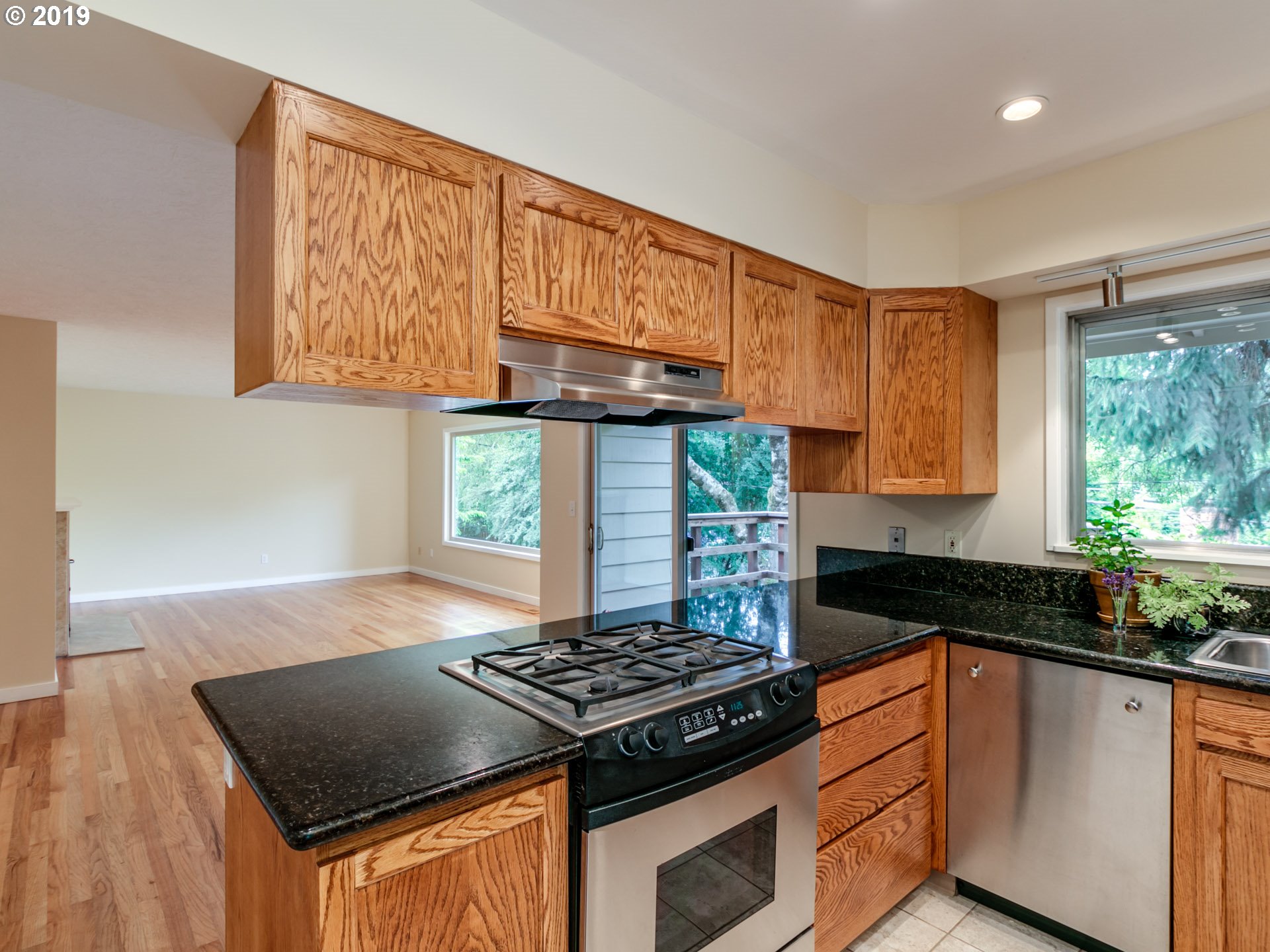 7352 Southwest Nevada Terrace Portland, OR 97219 - Photo 12 of 30 Gallery Image 12