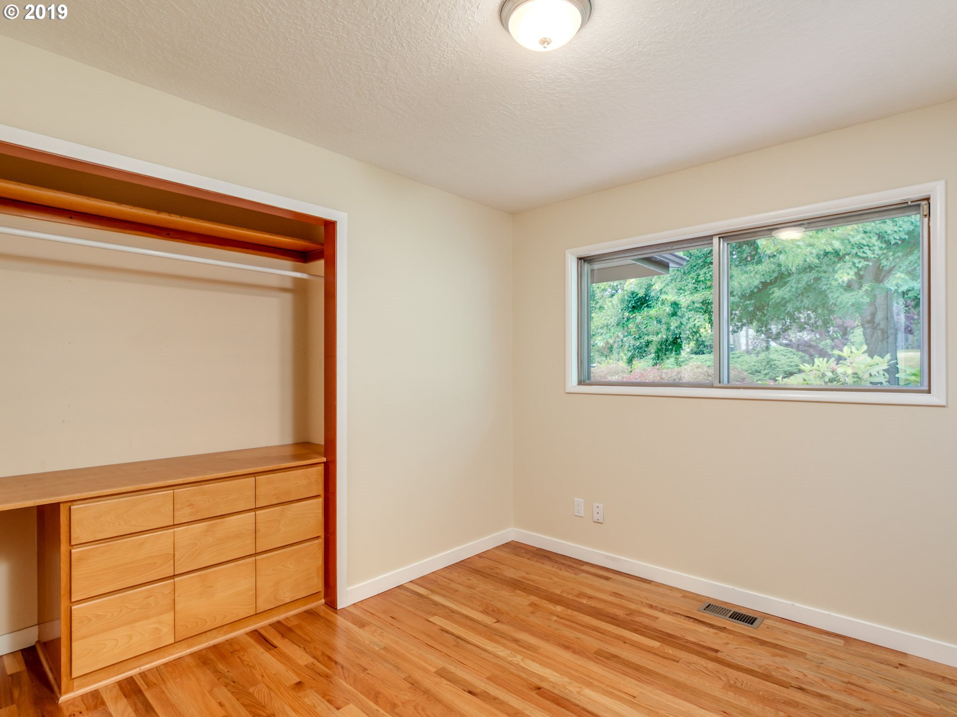 7352 Southwest Nevada Terrace Portland, OR 97219 - Photo 15 of 30 Bedroom