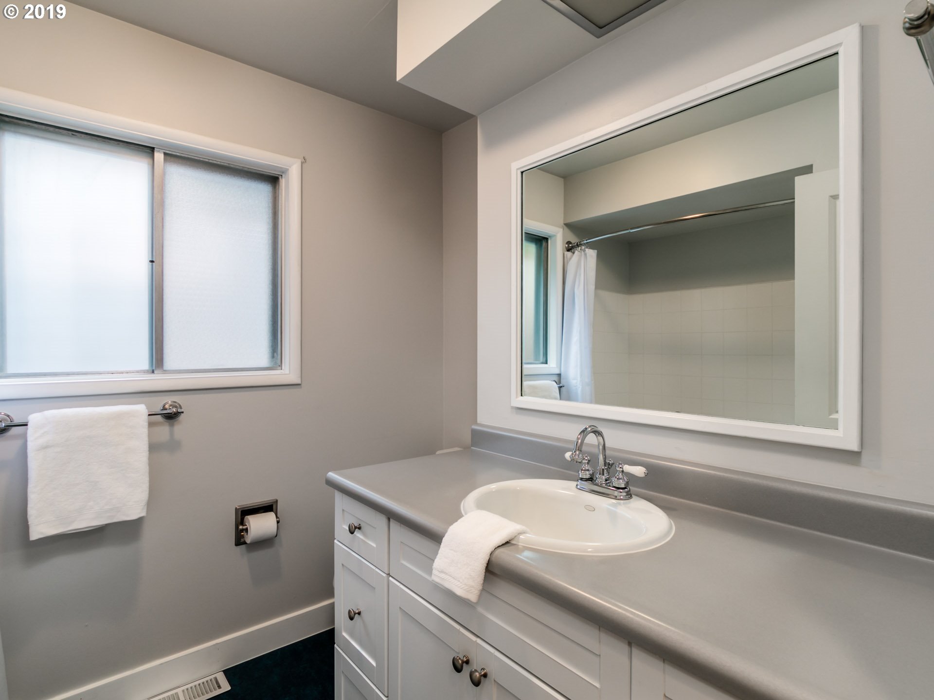 7352 Southwest Nevada Terrace Portland, OR 97219 - Photo 18 of 30 Bathroom