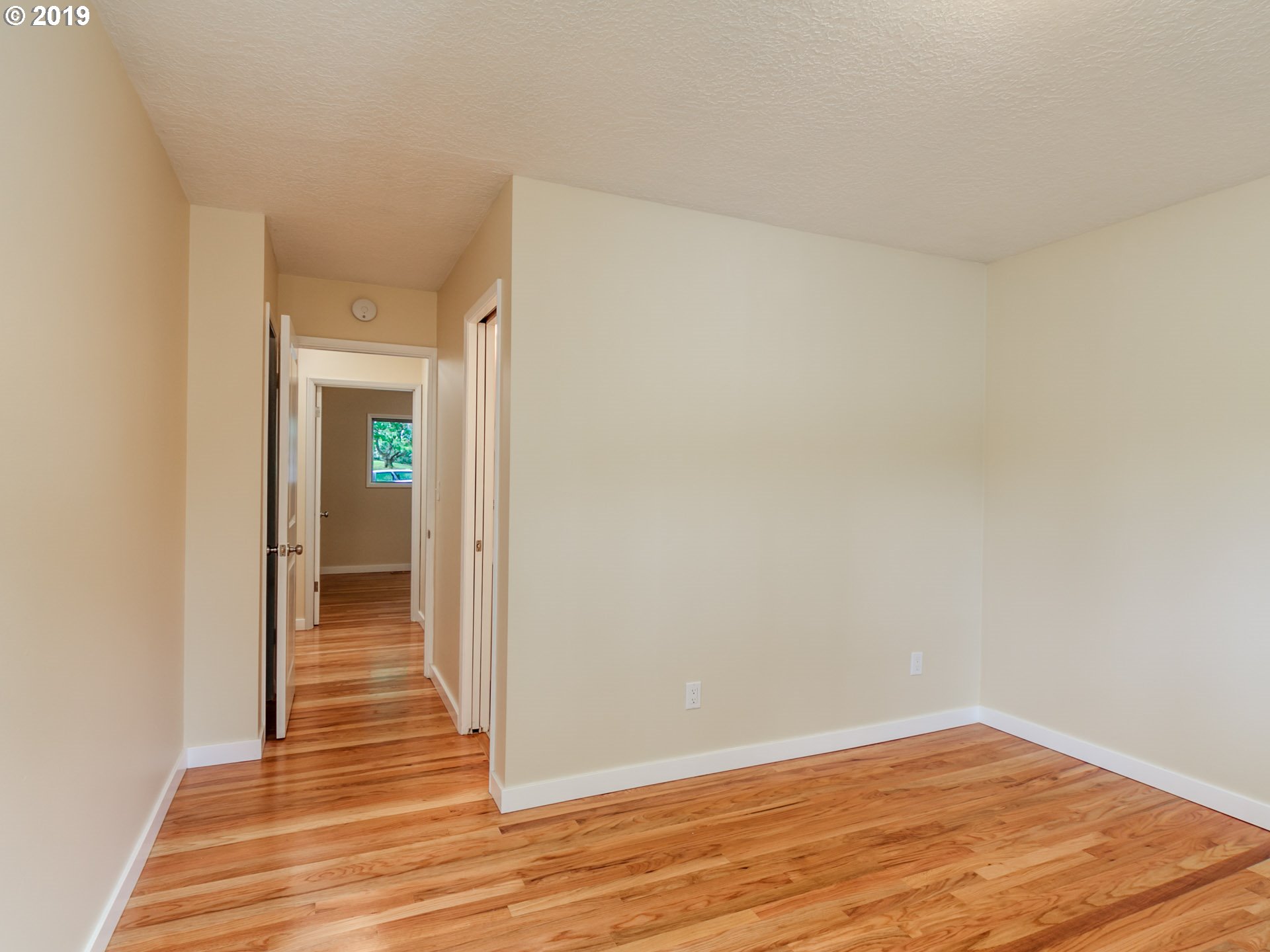 7352 Southwest Nevada Terrace Portland, OR 97219 - Photo 20 of 30 Bedroom, Primary