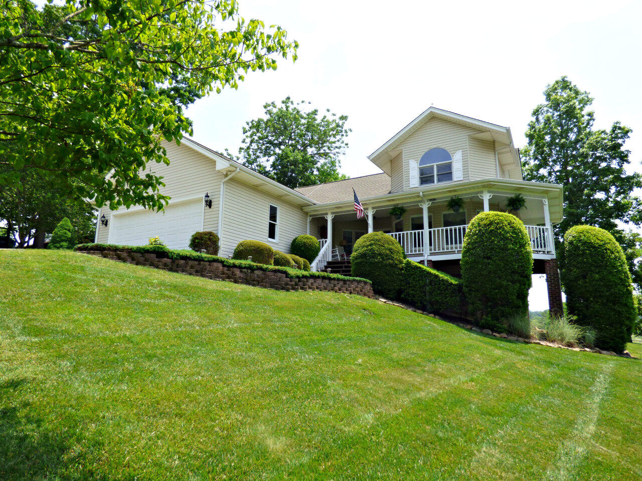 1109 Country Club Road Dandridge, TN 37725 - Photo 1 of 38 P1220835