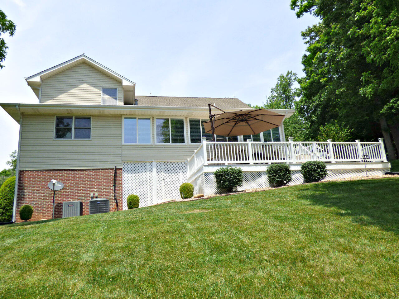 1109 Country Club Road Dandridge, TN 37725 - Photo 29 of 38 P1220840