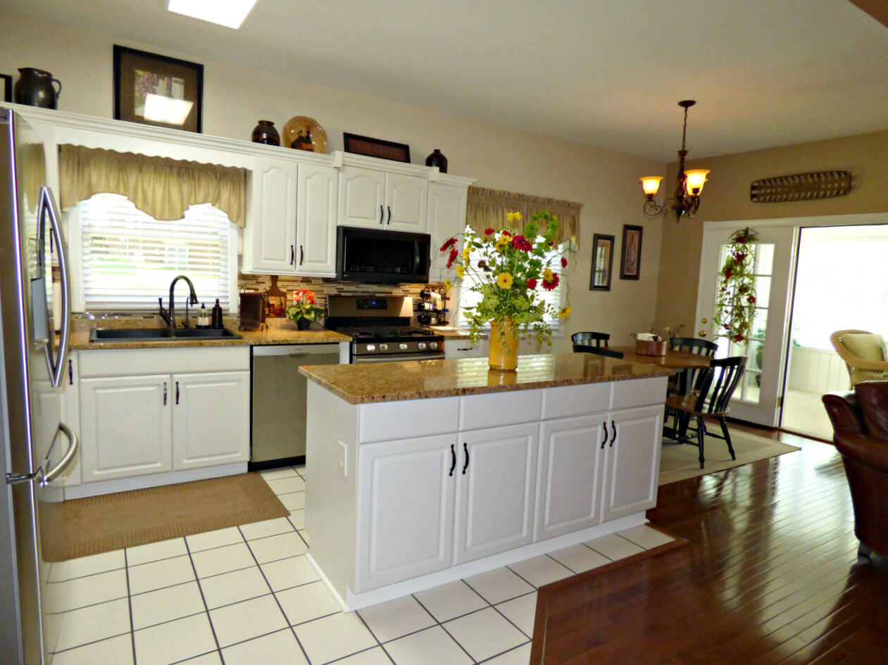 1109 Country Club Road Dandridge, TN 37725 - Photo 9 of 38 P1220788
