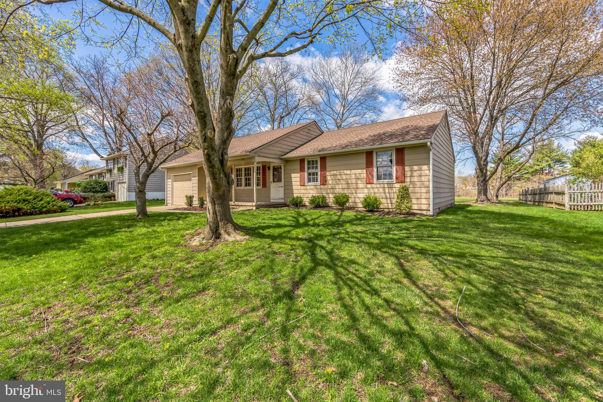 150 Red Stone Ridge Delran, NJ 08075 - Photo 4 of 28 a front view of house with yard and green space