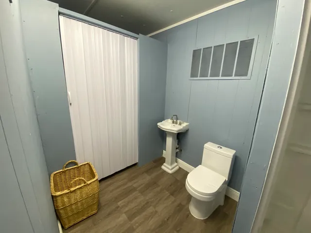 a view of a hallway with elevator