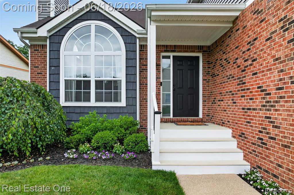 475 Court Lane Howell, MI 48843 - Photo 2 of 55