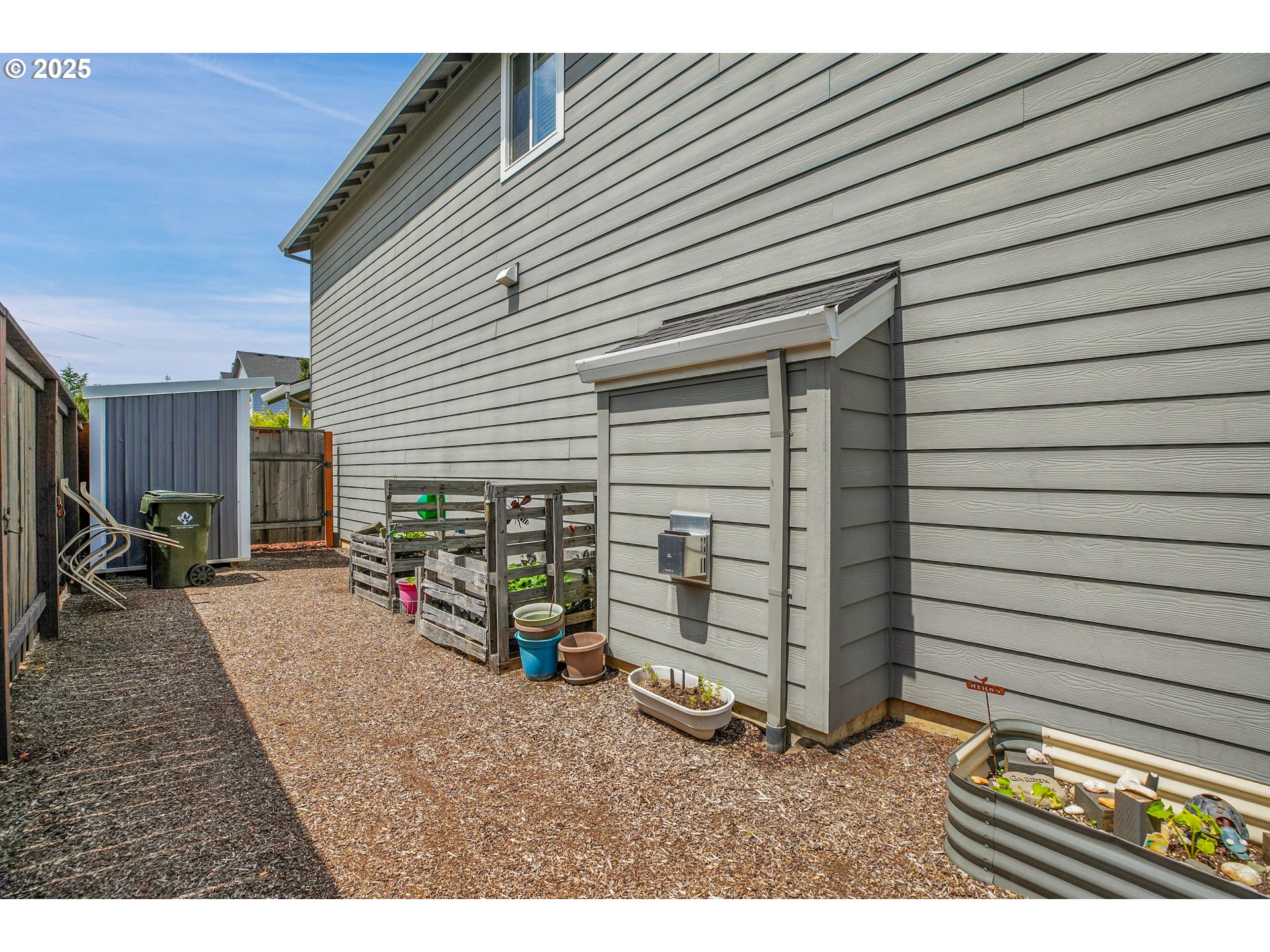 2796 Southeast Baker Avenue Gresham, OR 97080 - Photo 42 of 48 a view of a garage