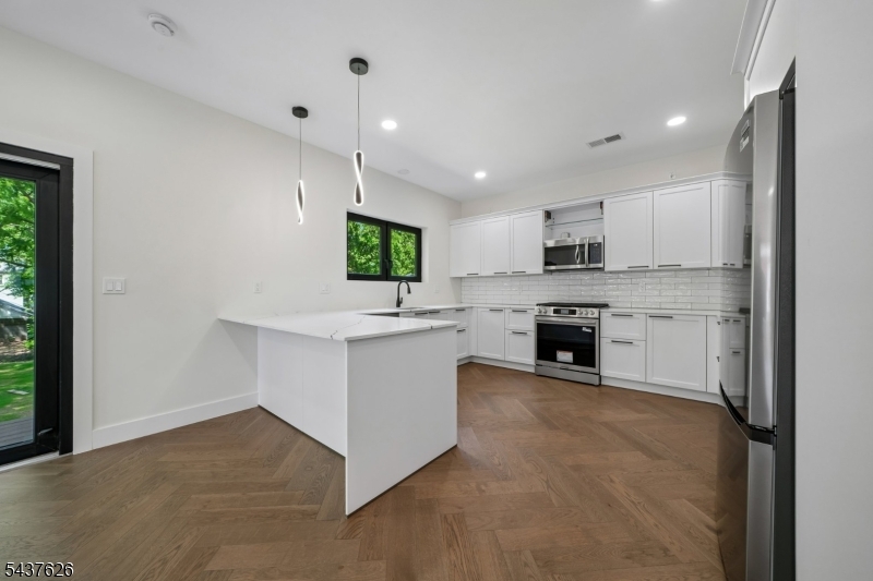 1804 Rutherford Street Rahway, NJ 07065 - Photo 10 of 36