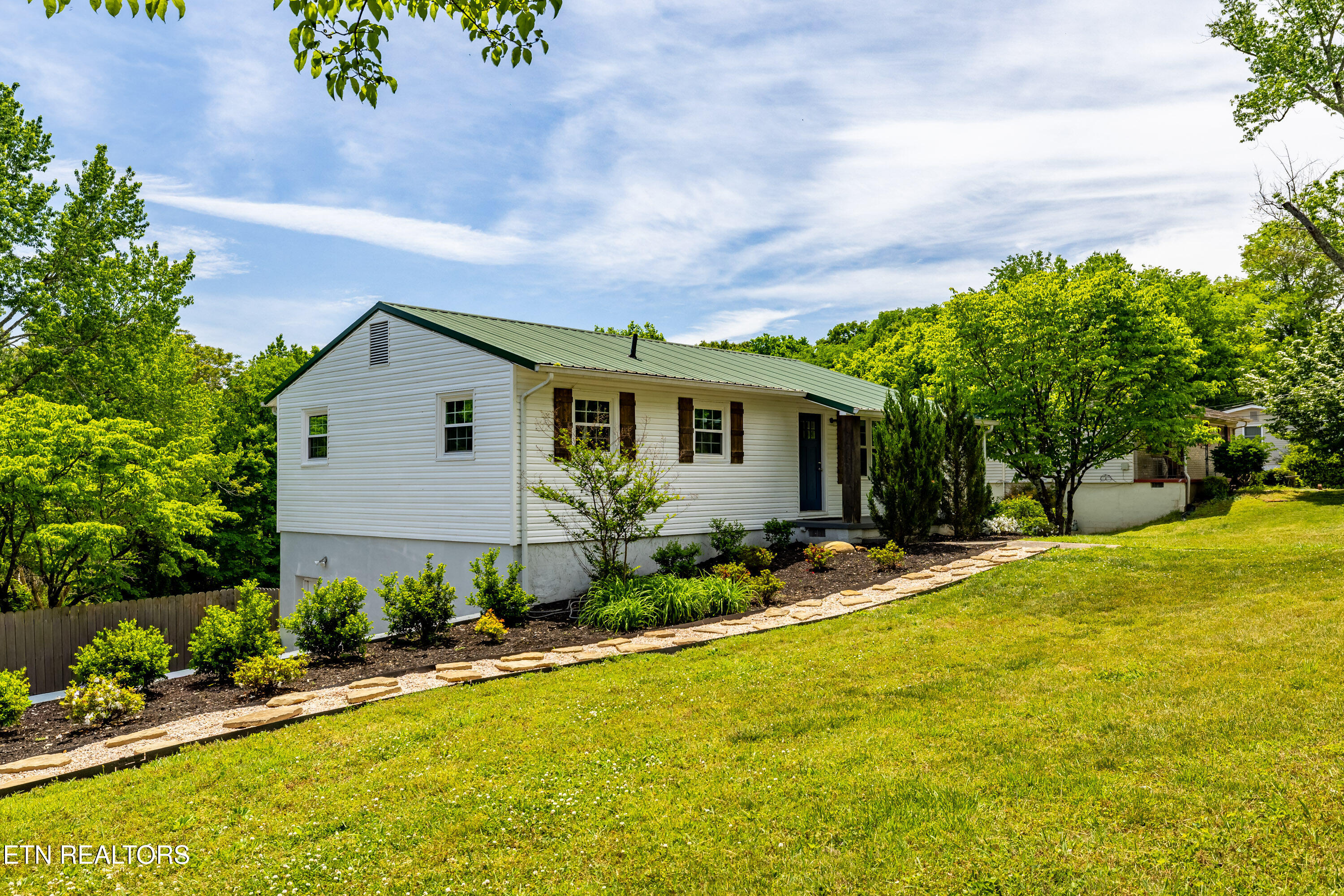 7720 Nubbin Ridge Road Southwest Knoxville, TN 37919 - Photo 17 of 40 7720NubbinRidgeDr-46