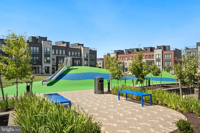 a view of a multi story building