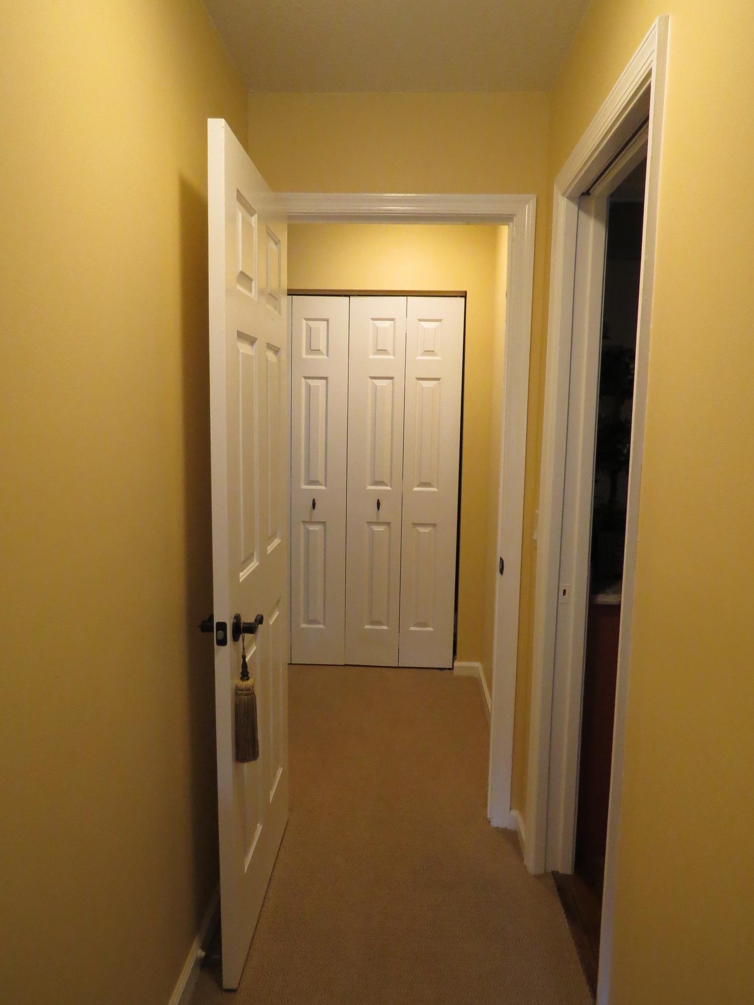 5530 Coach House Circle, Unit G Boca Raton, FL 33486 - Photo 39 of 41 Hallway from Master
