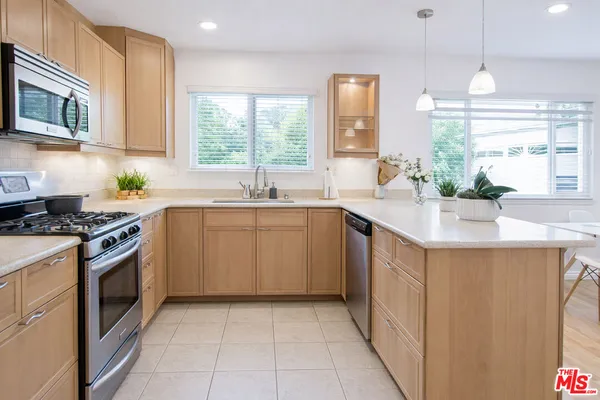 $1,179,000 | 10550 Woldrich Street, Sylmar, CA 91342