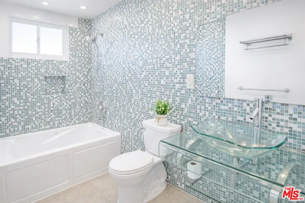 $1,179,000 | 10550 Woldrich Street, Sylmar, CA 91342