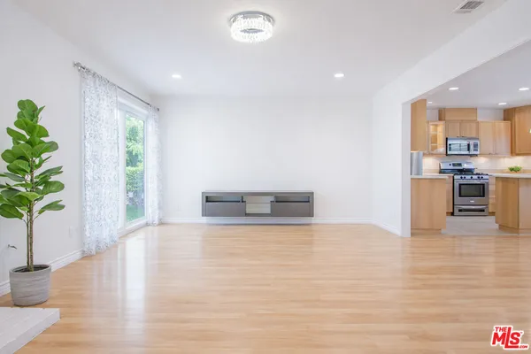 $1,179,000 | 10550 Woldrich Street, Sylmar, CA 91342