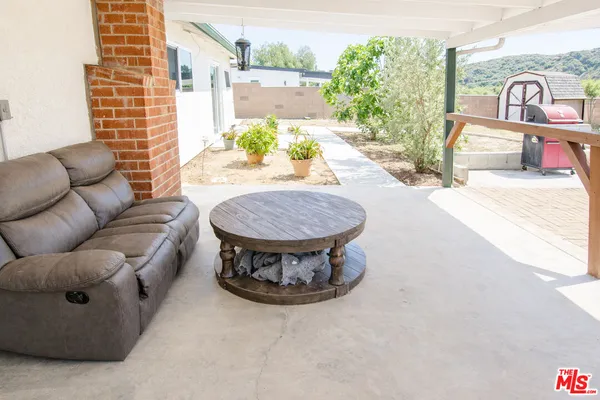 $1,179,000 | 10550 Woldrich Street, Sylmar, CA 91342