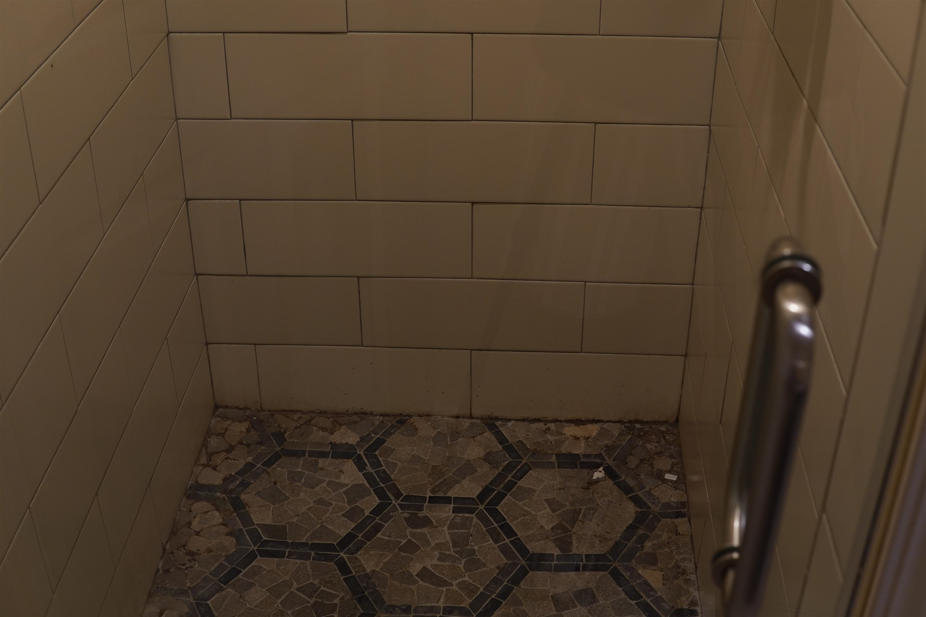 3712 Vanuys Road Memphis, TN 38111 - Photo 18 of 27 a bathroom with a toilet and a sink