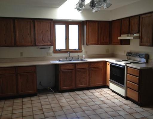 2006 Snow Ridge Circle Zanesfield, OH 43360 - Photo 2 of 12