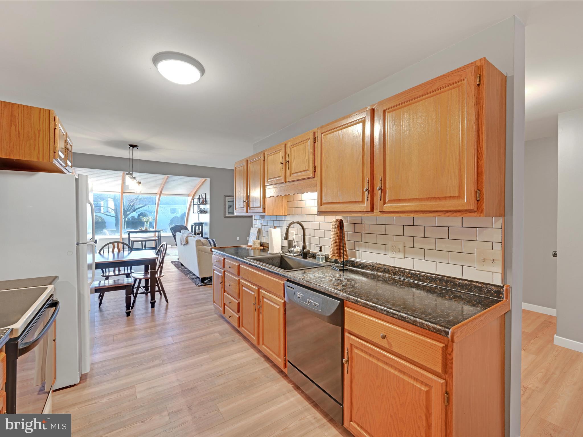 118 Pepperton Court Lititz, PA 17543 - Photo 15 of 34 Kitchen