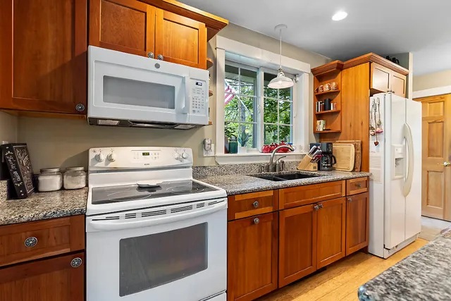 $499,000 | 2 Falling Pines Lane, Readfield, ME 04355