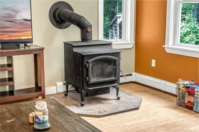 $499,000 | 2 Falling Pines Lane, Readfield, ME 04355