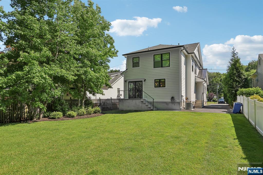 676 Ridgewood Avenue Oradell, NJ 07649 - Photo 46 of 50