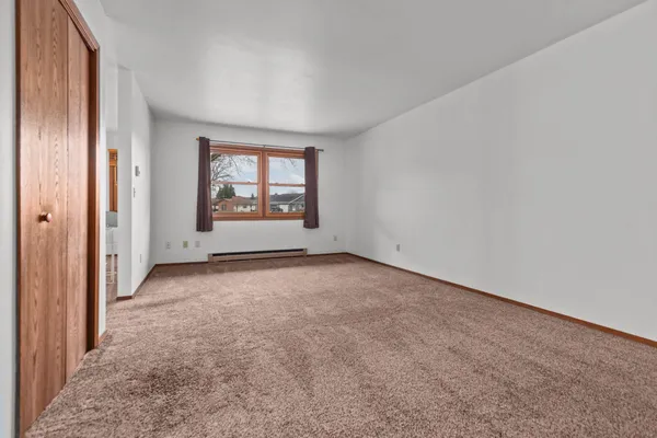 $189,900 | 975 Manor Drive, Unit 78, Neenah, WI 54956