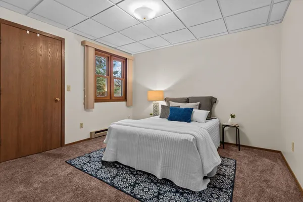$189,900 | 975 Manor Drive, Unit 78, Neenah, WI 54956