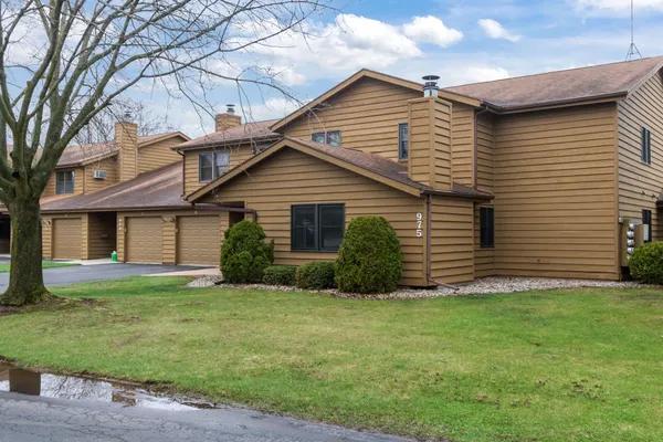 $189,900 | 975 Manor Drive, Unit 78, Neenah, WI 54956