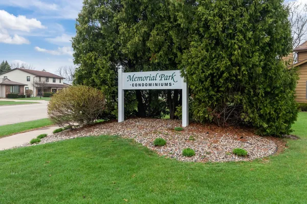 $189,900 | 975 Manor Drive, Unit 78, Neenah, WI 54956