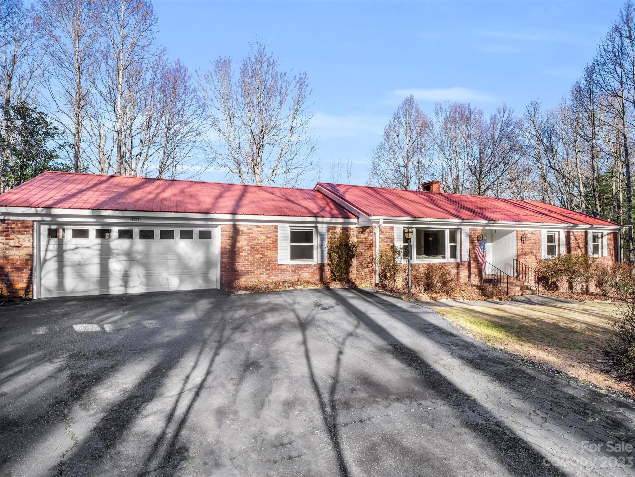 1223 Kanuga Ridge Road Hendersonville, NC 28739 - Photo 1 of 32 Gallery Image 1