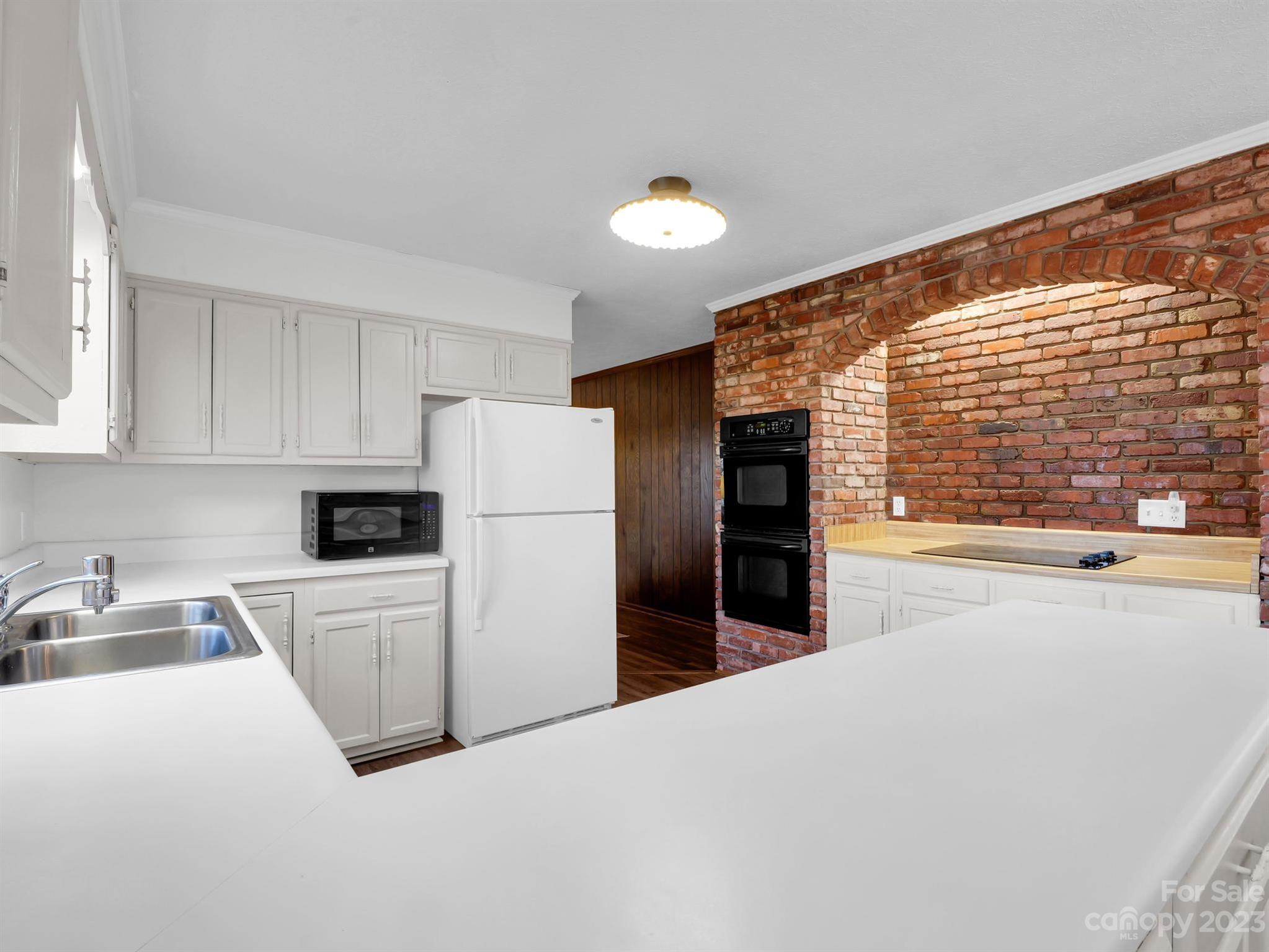 1223 Kanuga Ridge Road Hendersonville, NC 28739 - Photo 26 of 32 Gallery Image 26