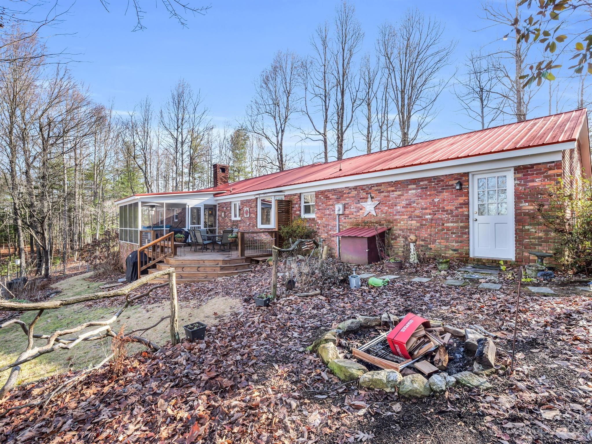 1223 Kanuga Ridge Road Hendersonville, NC 28739 - Photo 5 of 32 Gallery Image 5