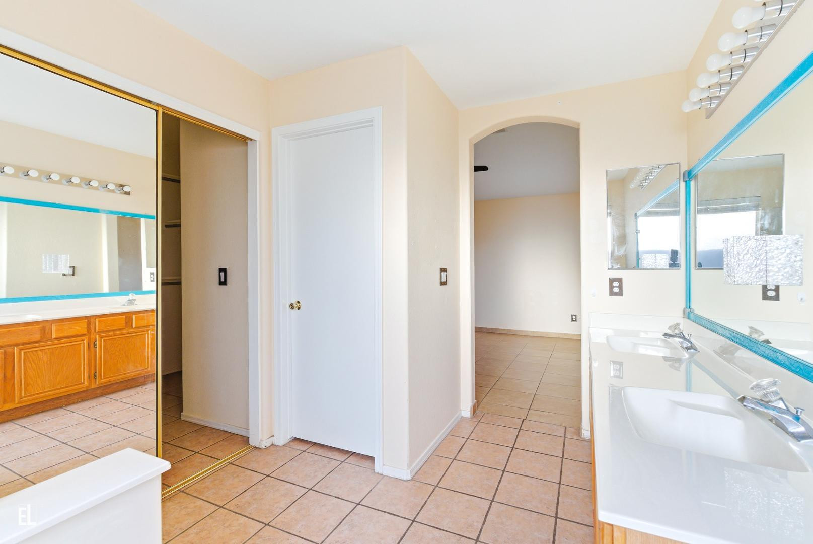 8431 West Wethersfield Road Peoria, AZ 85381 - Photo 11 of 28 Photo #13