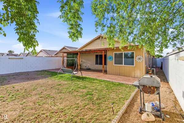 $2,100 | 8431 West Wethersfield Road, Peoria, AZ 85381