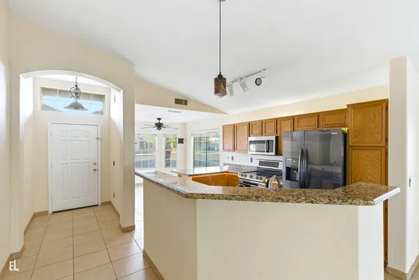 $2,100 | 8431 West Wethersfield Road, Peoria, AZ 85381