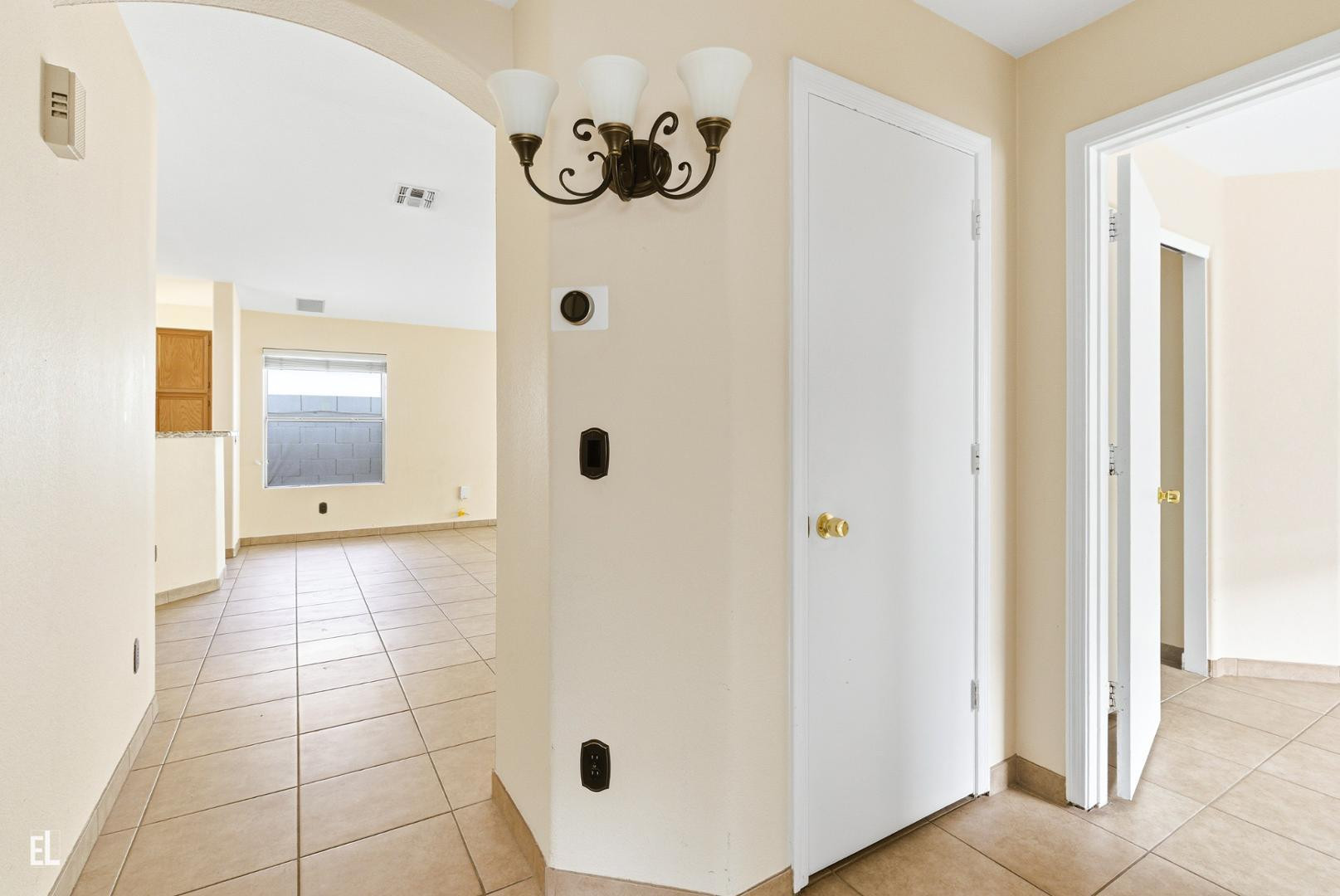 8431 West Wethersfield Road Peoria, AZ 85381 - Photo 6 of 28 Photo #6