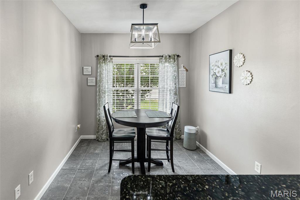 100 Windsor Drive Alton, IL 62002 - Photo 14 of 51