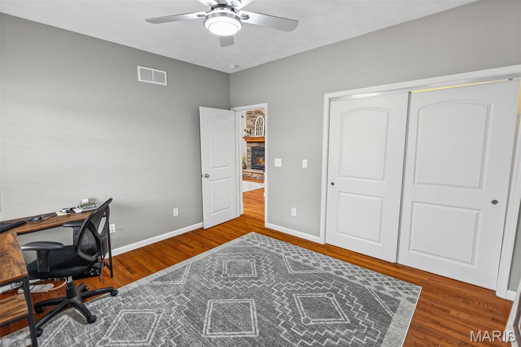 100 Windsor Drive Alton, IL 62002 - Photo 26 of 51