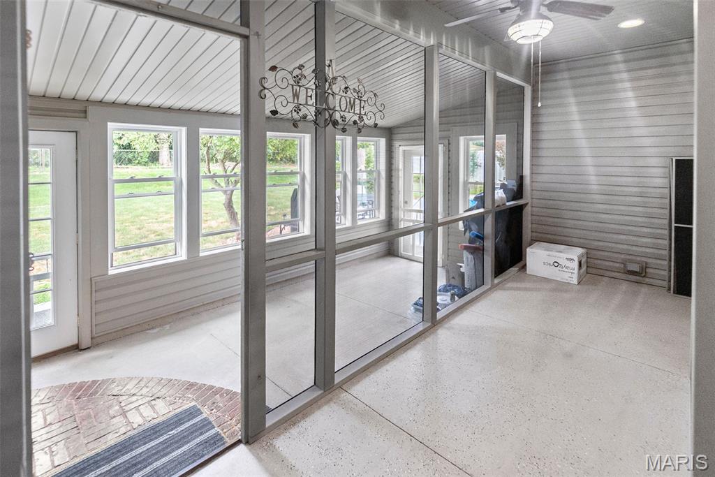 100 Windsor Drive Alton, IL 62002 - Photo 37 of 51