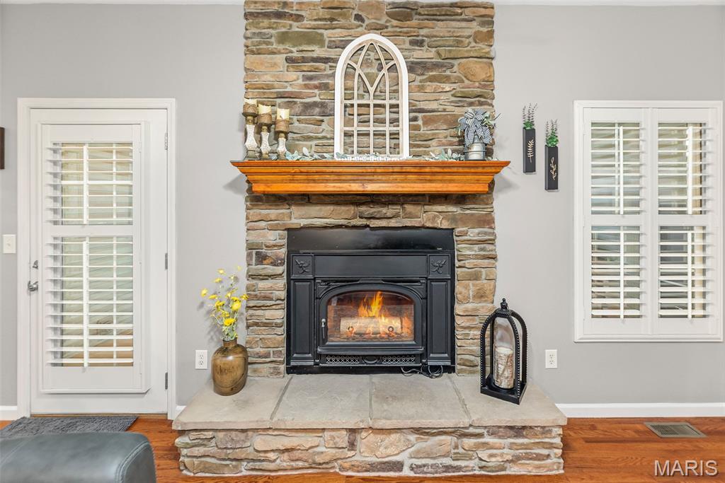 100 Windsor Drive Alton, IL 62002 - Photo 6 of 51