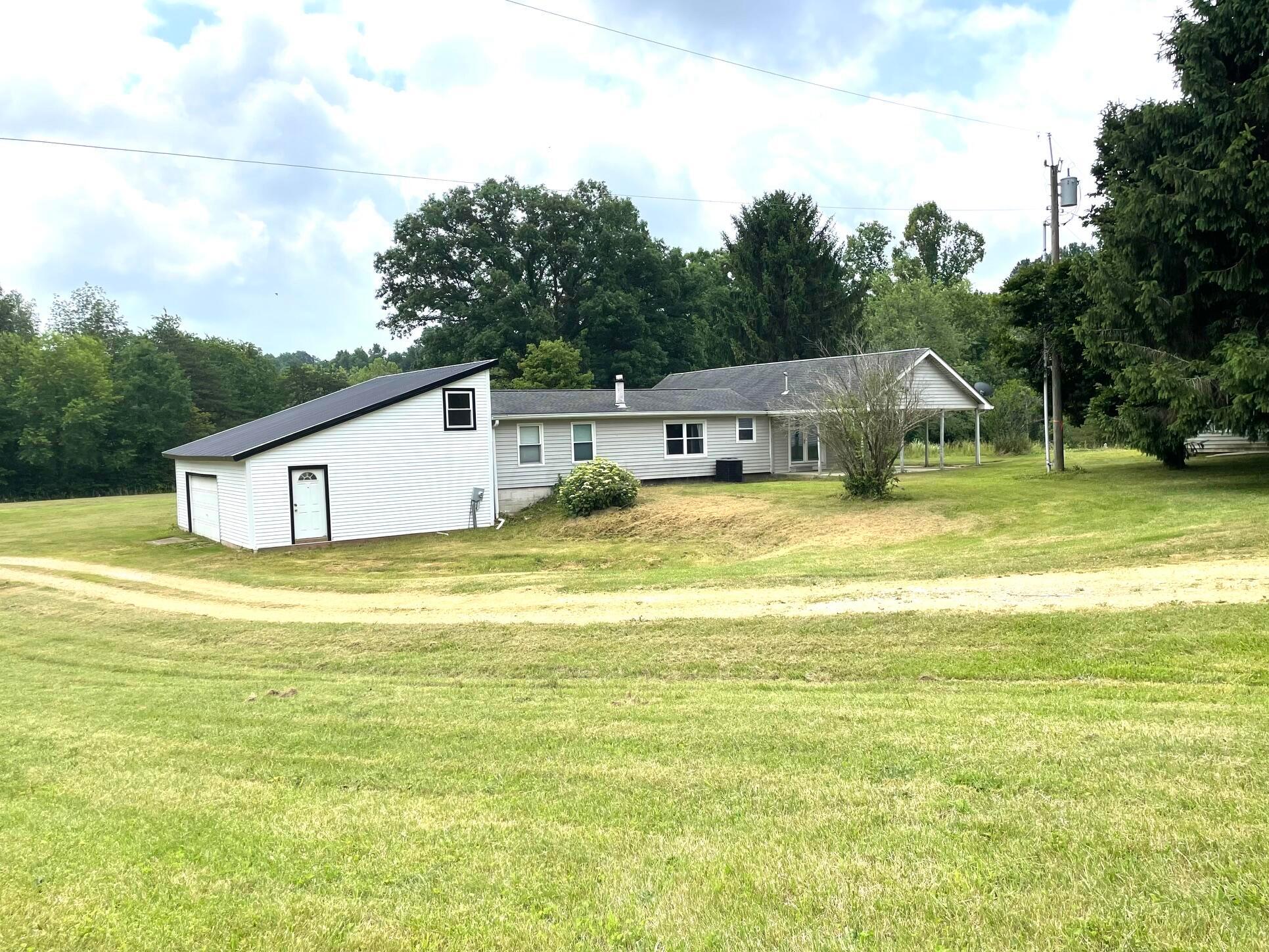15351 Berry Road Logan, OH 43138 - Photo 6 of 57