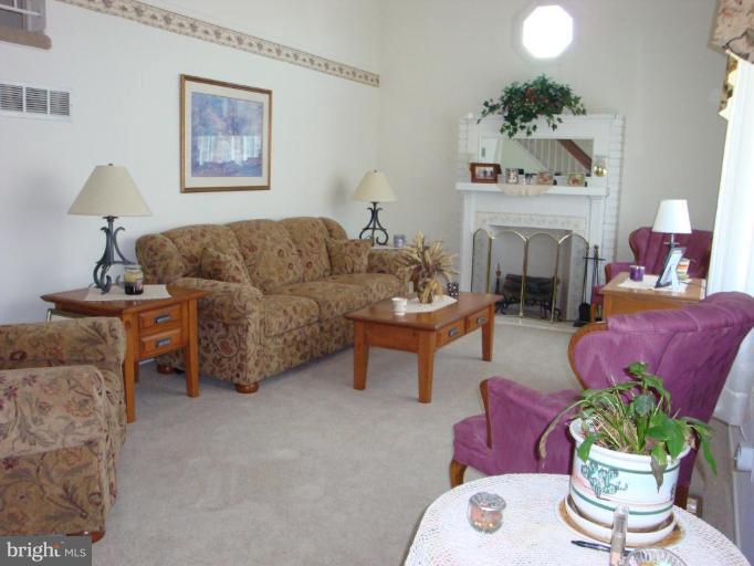 4811 Ebenezer Road Nottingham, MD 21236 - Photo 12 of 17 Living Room