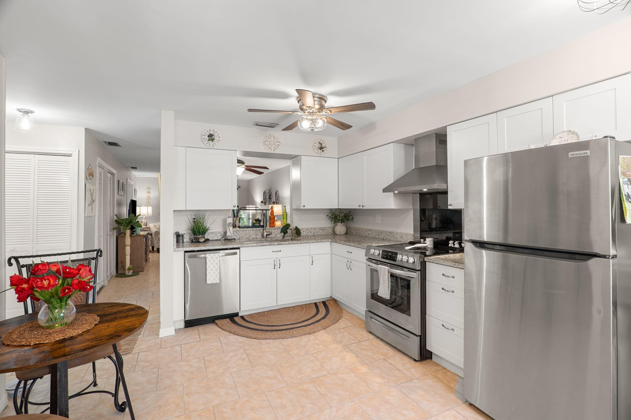 6034 Indrio Road, Unit Q2 Fort Pierce, FL 34951 - Photo 14 of 22 Photo 14