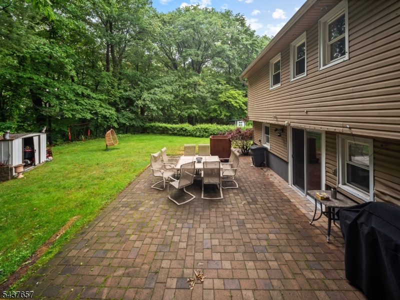 17 Ravine Court Clifton, NJ 07013 - Photo 4 of 46