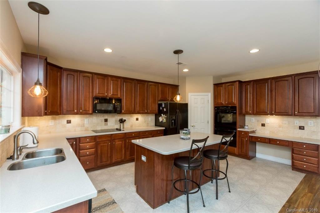 2443 Blueberry Ridge Road Matthews, NC 28105 - Photo 3 of 27