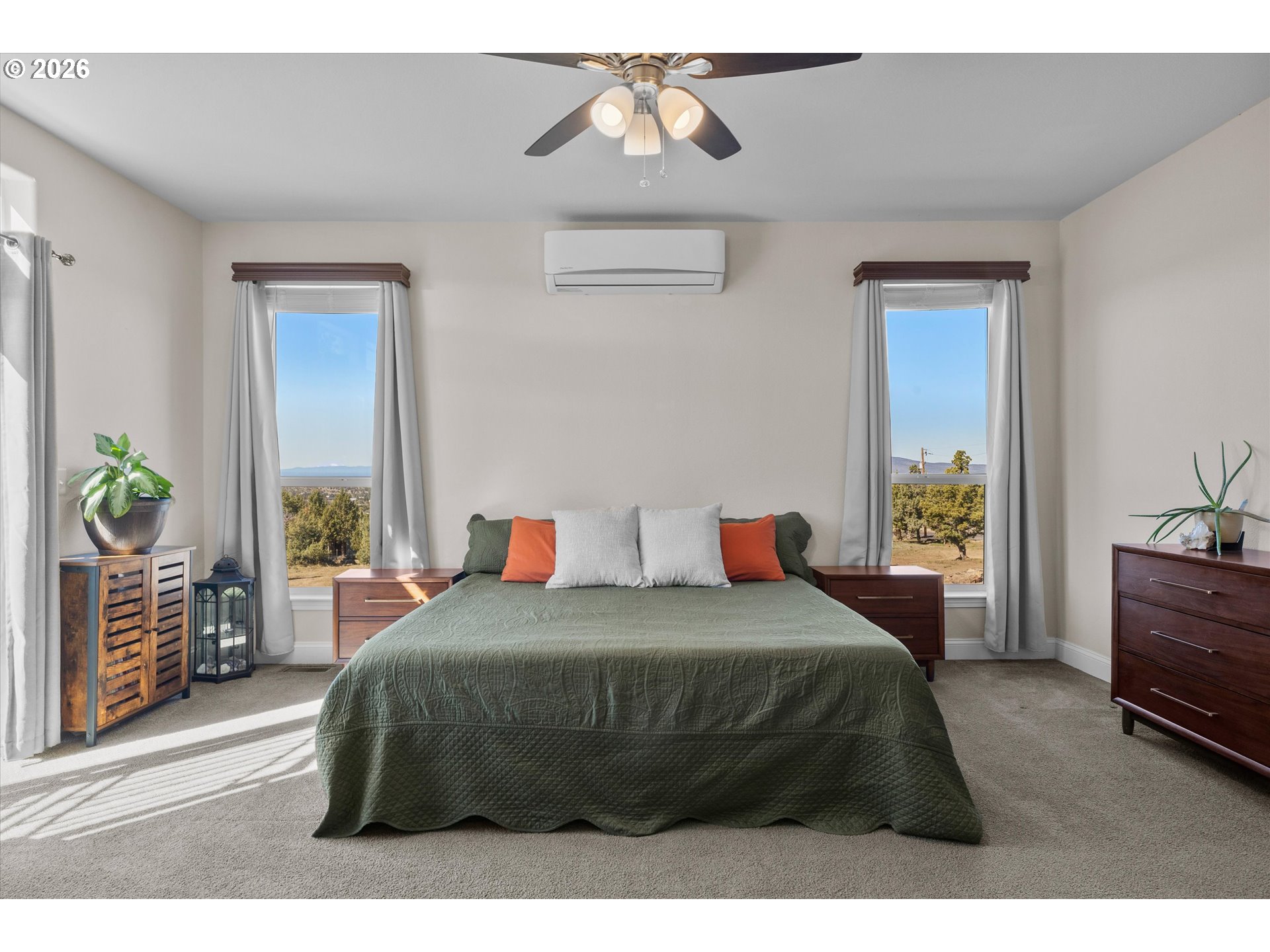 5172 Southeast Oswego Road Prineville, OR 97754 - Photo 25 of 48 a bedroom with a bed and a window