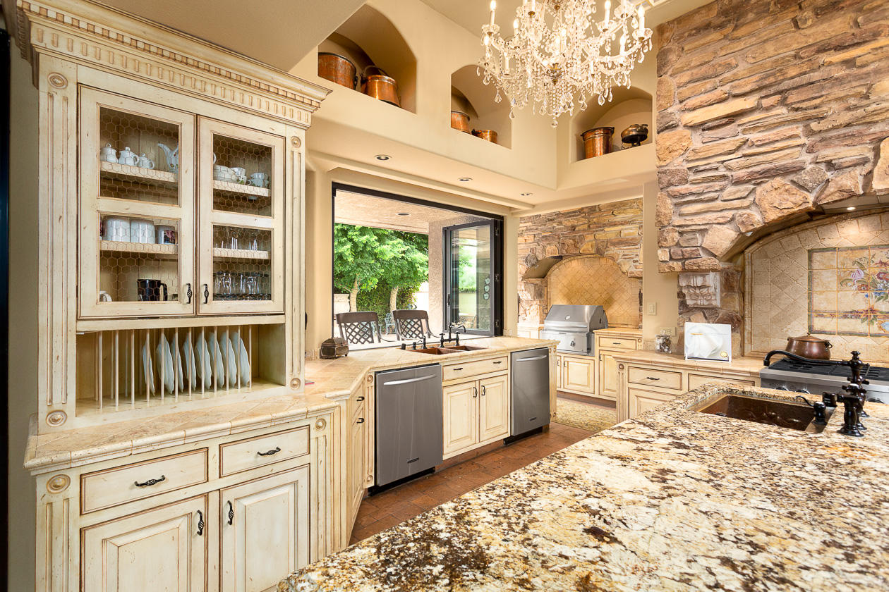 43 Colgate Drive Rancho Mirage, CA 92270 - Photo 8 of 36 43_colgate_8-21-20-1096-Edit