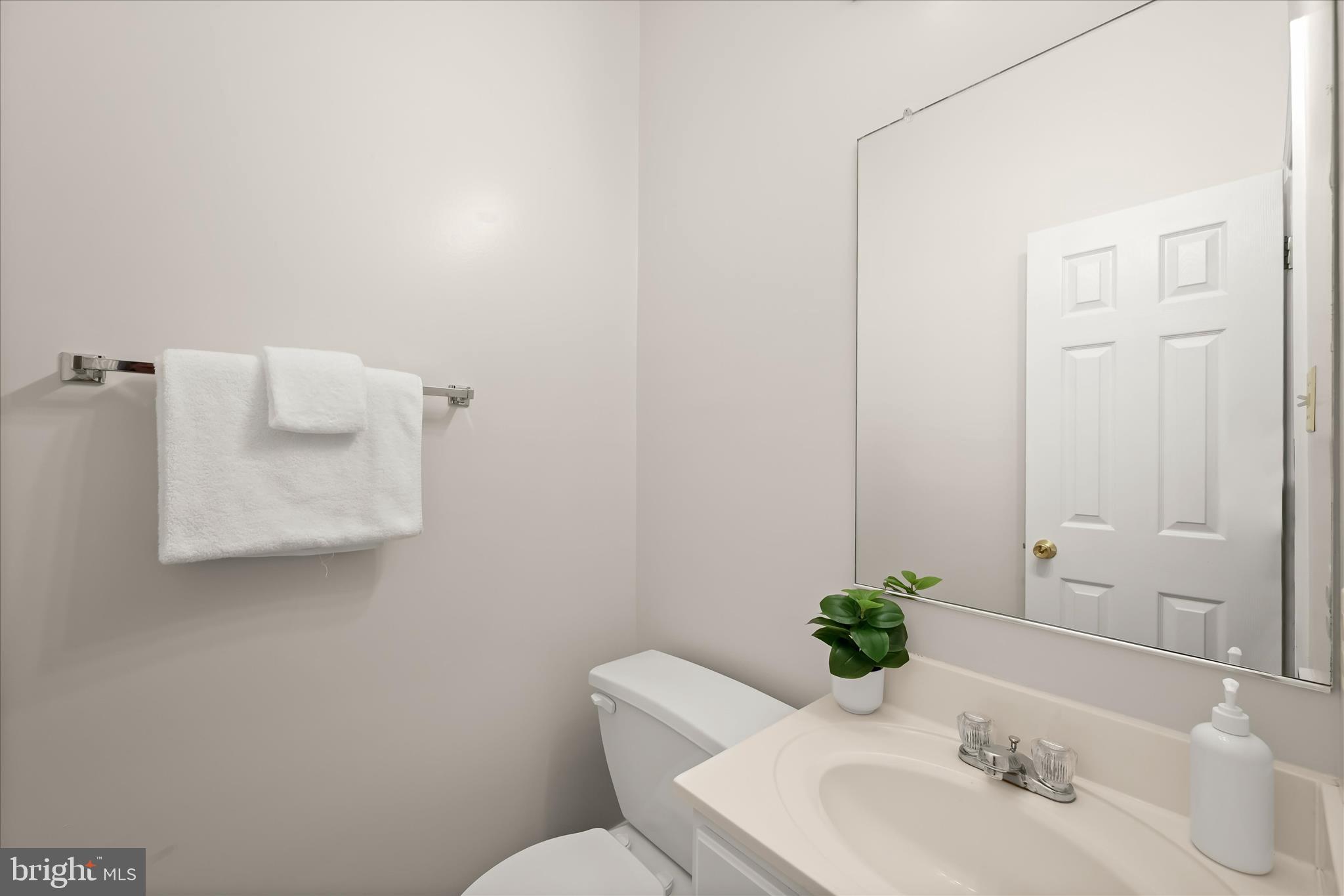 6372 Wind Rider Way Columbia, MD 21045 - Photo 21 of 42 Powder room