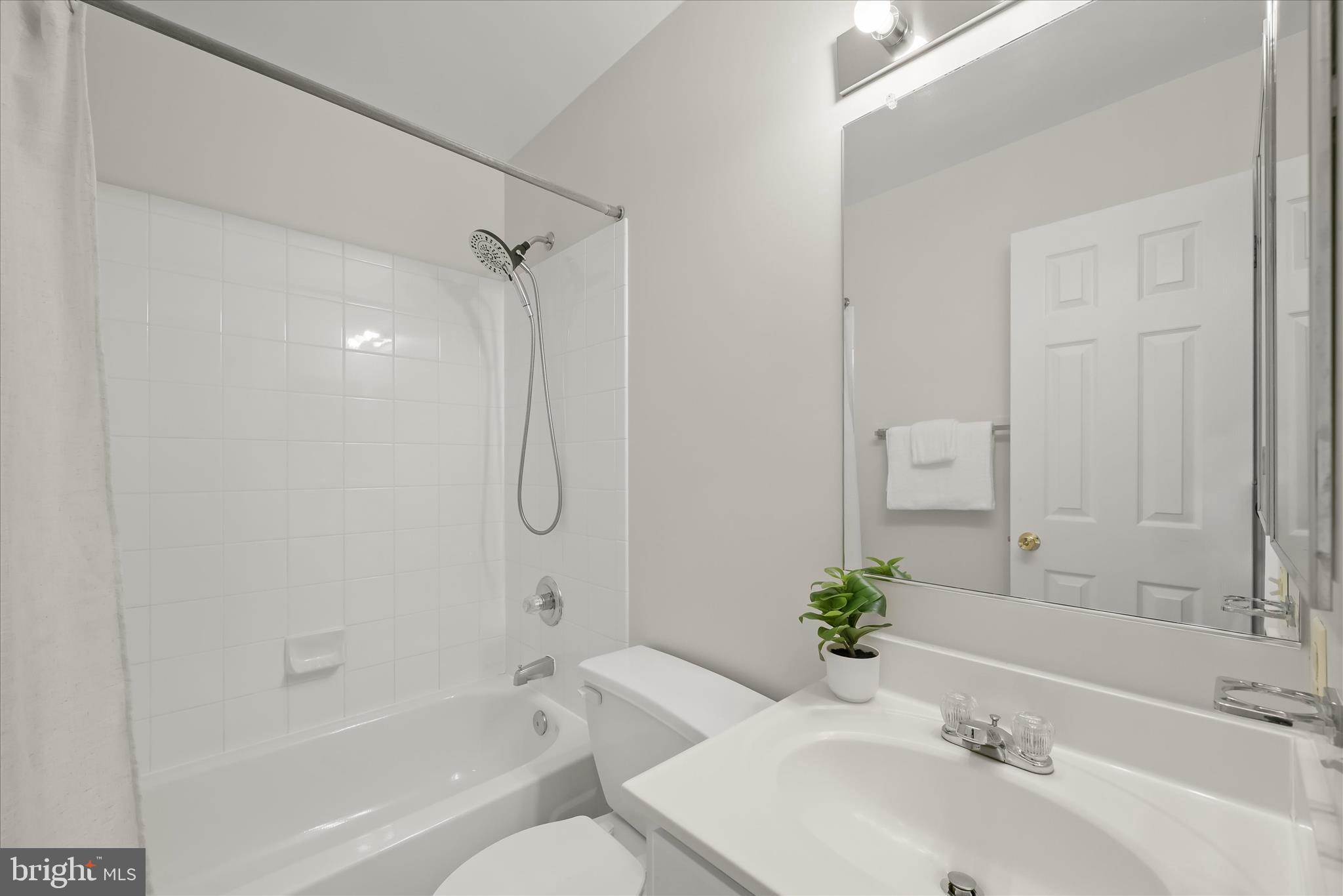 6372 Wind Rider Way Columbia, MD 21045 - Photo 30 of 42 Hall bathroom